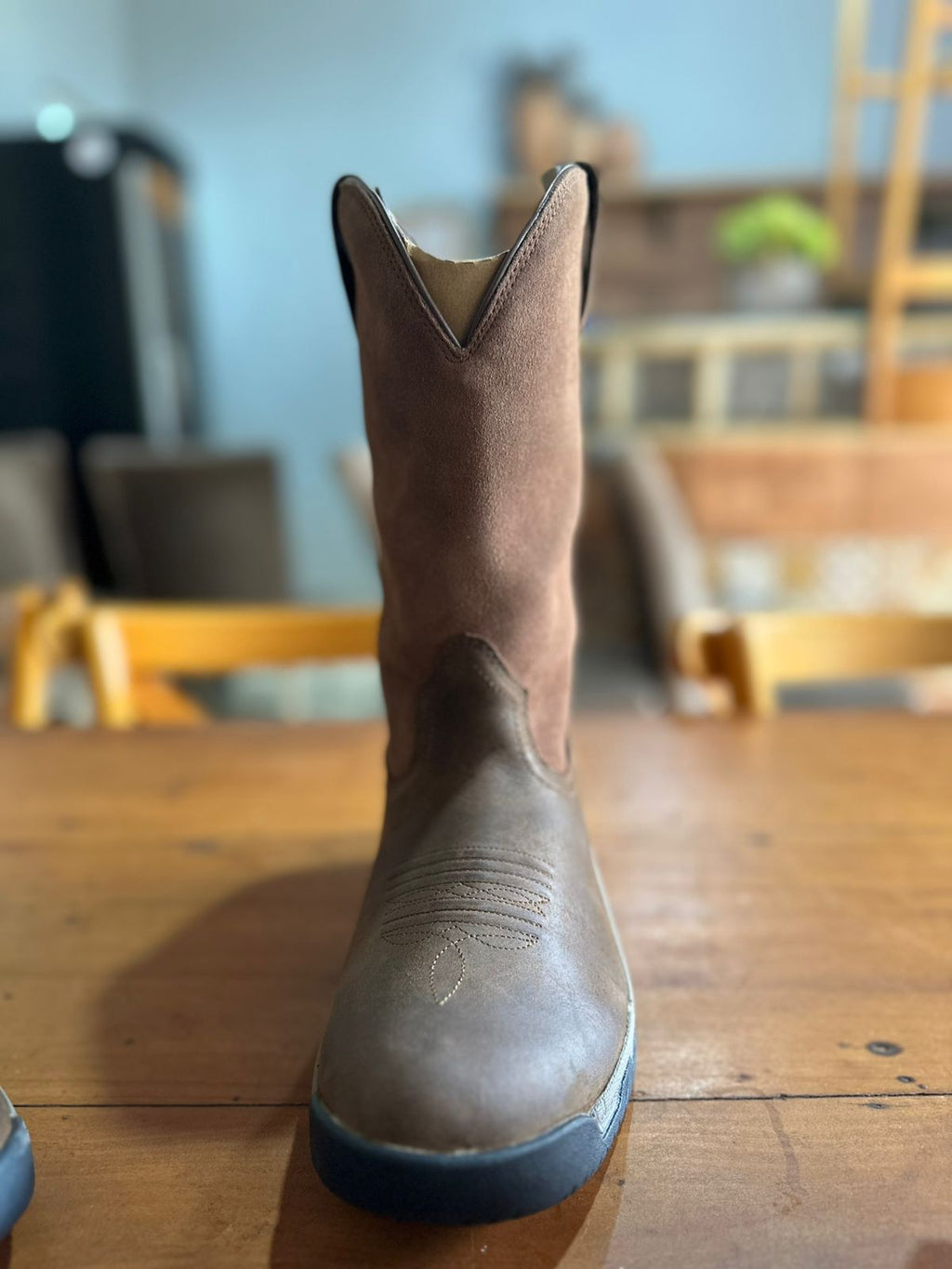 BOTA TENIS IMPERMEÁVEL, ARIAT — BICO REDONDO.