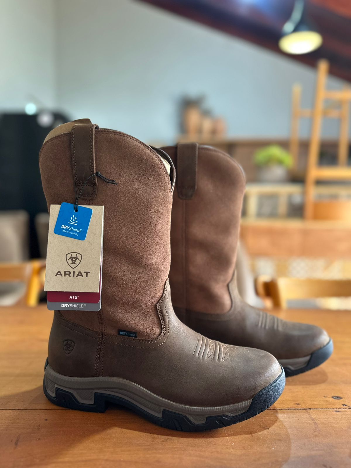 BOTA TENIS IMPERMEÁVEL, ARIAT — BICO REDONDO.