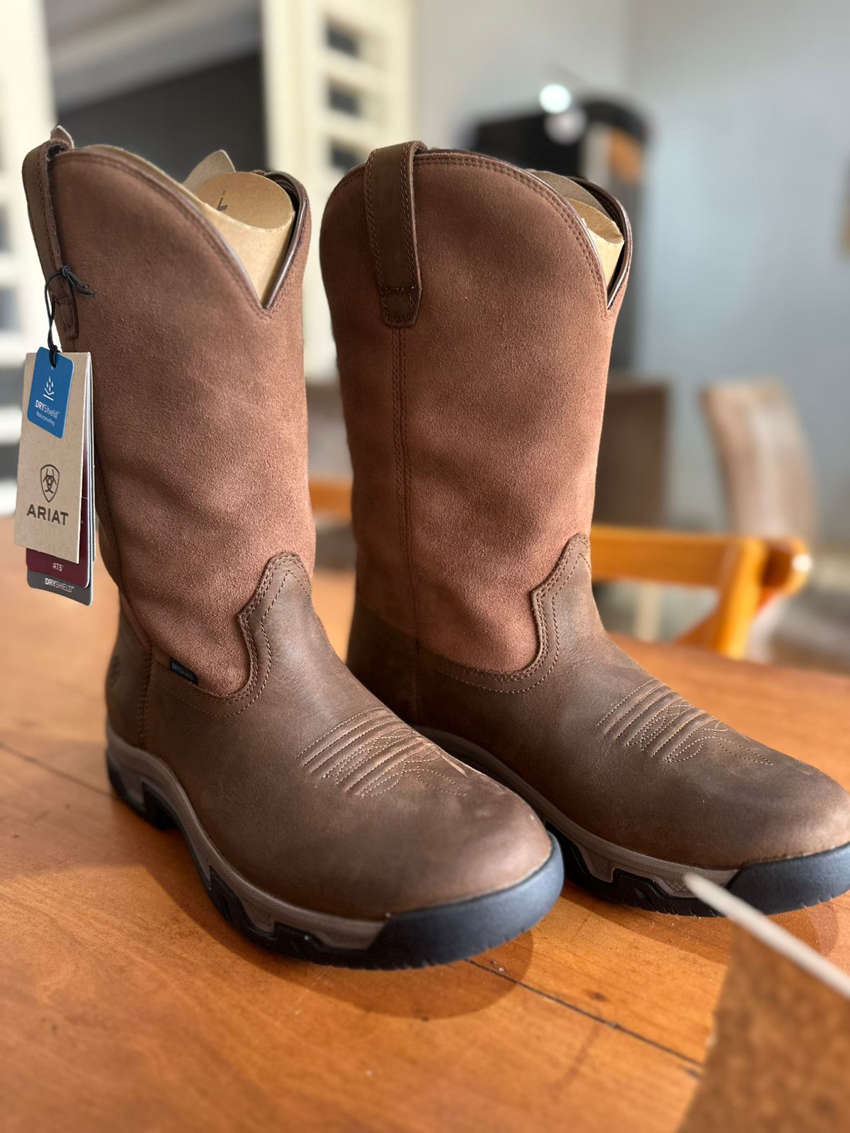 BOTA TENIS IMPERMEÁVEL, ARIAT — BICO REDONDO.